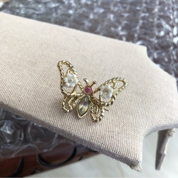 Vintage Jewelry - Vintage Butterfly Brooch